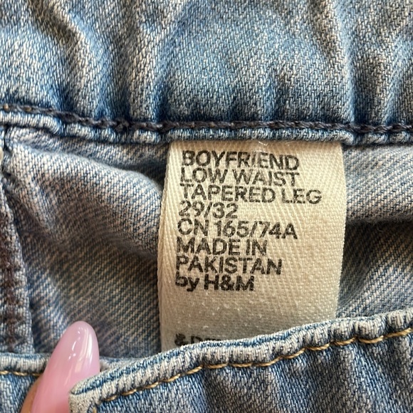 H & M Jeans - Picture 2 of 3